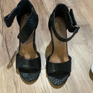 Black leather embossed sandals ankle strap w wooden like block heels